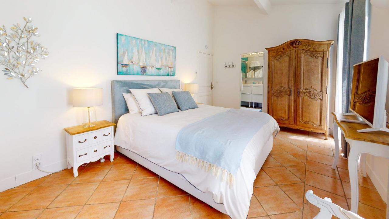Villa 35 De แซงเตกูลฟ์ ภายนอก รูปภาพ